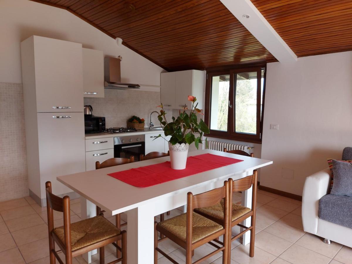 Bnbook Casa Dei Peschi - Lago Di Monate Cadrezzate Ngoại thất bức ảnh