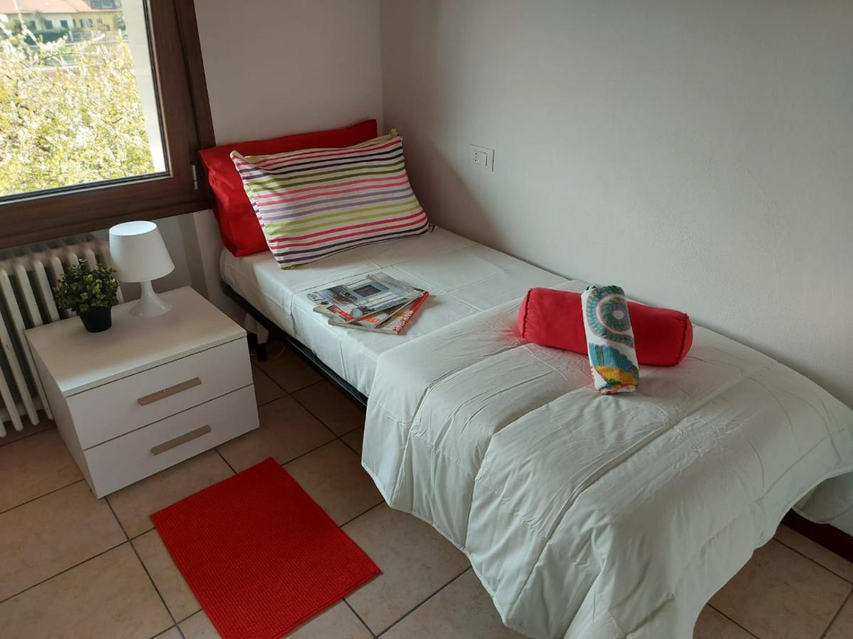 Bnbook Casa Dei Peschi - Lago Di Monate Cadrezzate Ngoại thất bức ảnh
