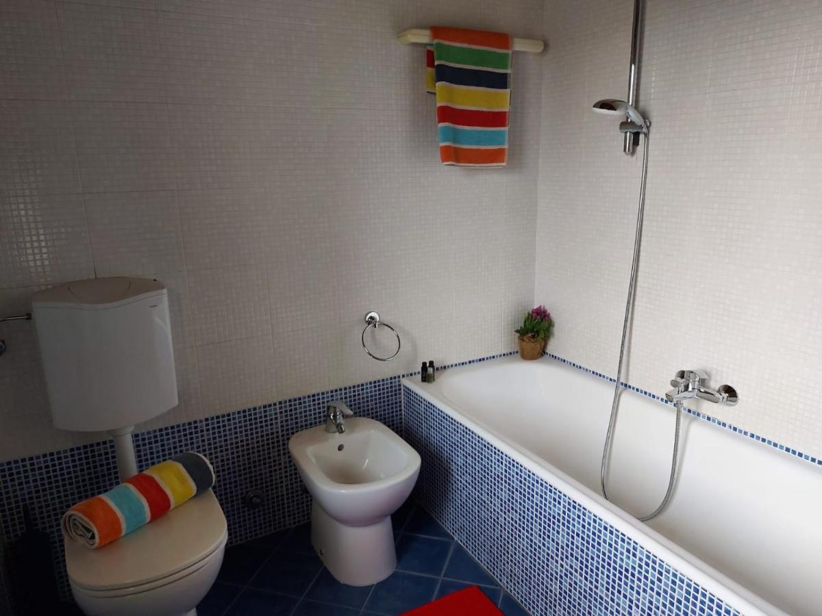 Bnbook Casa Dei Peschi - Lago Di Monate Cadrezzate Ngoại thất bức ảnh